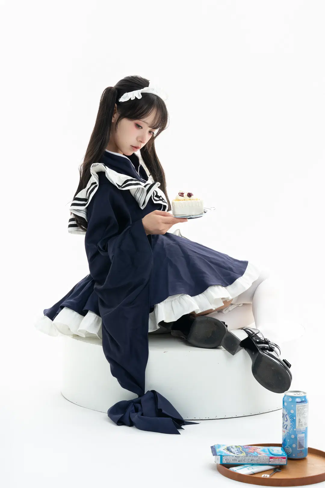 白ホリ和風メイド服撮影テスト：驚異の体幹バランスを披露 - 一只黑猫 - 3枚目