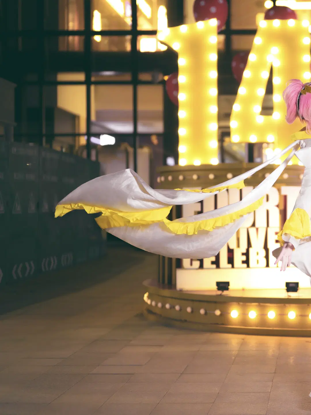 【日奈森亚梦cos】充满活力与张力的夜景舞台风 - 行云 - 第2张
