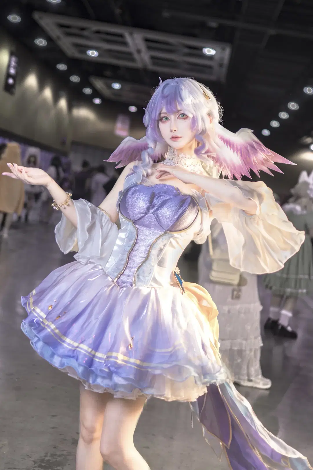 【イベント写真】即席撮影の速報、ネオングリーンコーデとハイニーポーズで切り取る躍動の瞬間 - 行云 - 7枚目