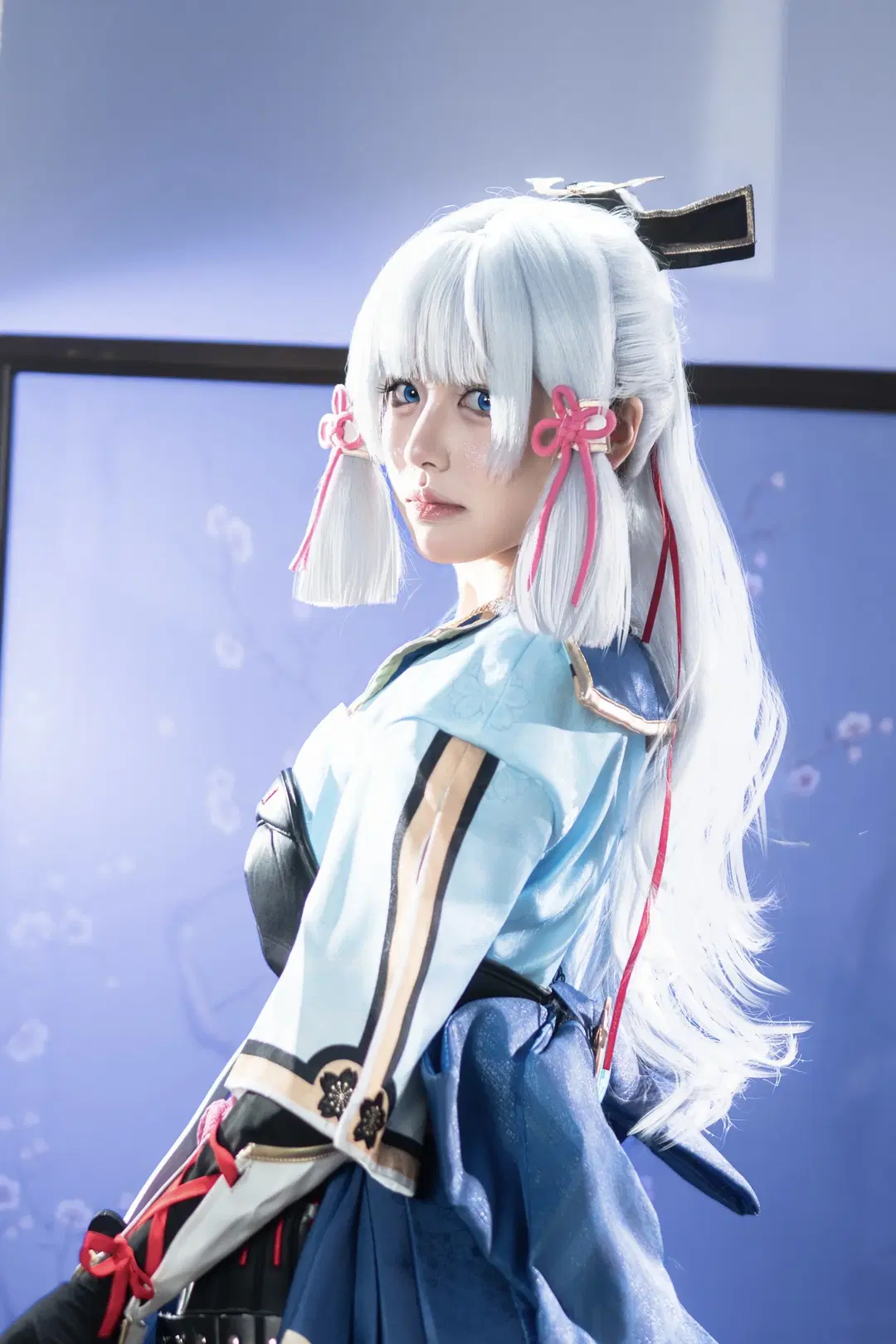 [Kamisato Ayaka cosplay] Teyvat's White Moonlight: Japanese Folding Fan Radiating Pure Elegance by 行云 - Image 3