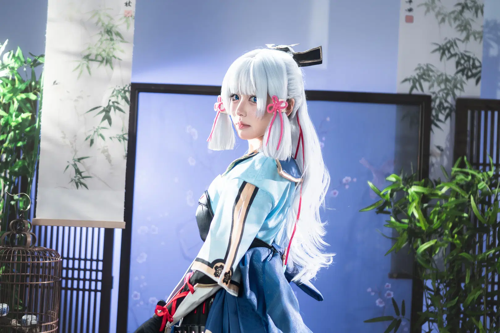[Kamisato Ayaka cosplay] Teyvat's White Moonlight: Japanese Folding Fan Radiating Pure Elegance by 行云 - Image 4