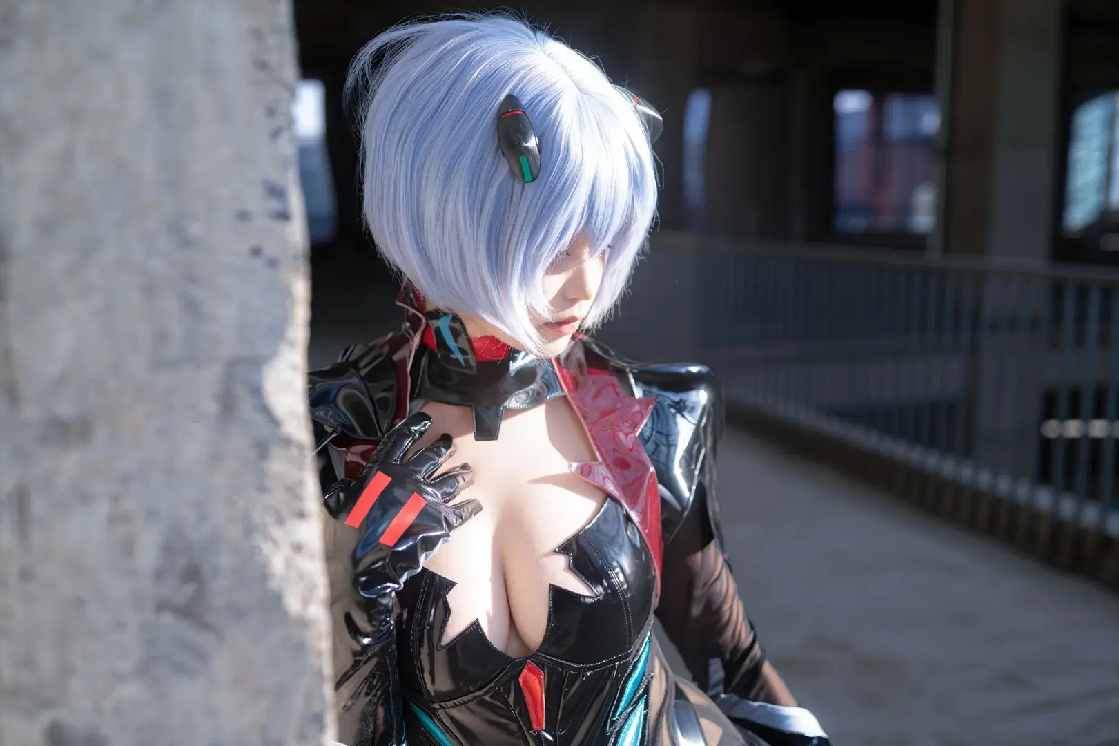 【綾波レイコスプレ】廃墟の光と影に佇むプラグスーツの戦闘記録 - 行云 - 7枚目