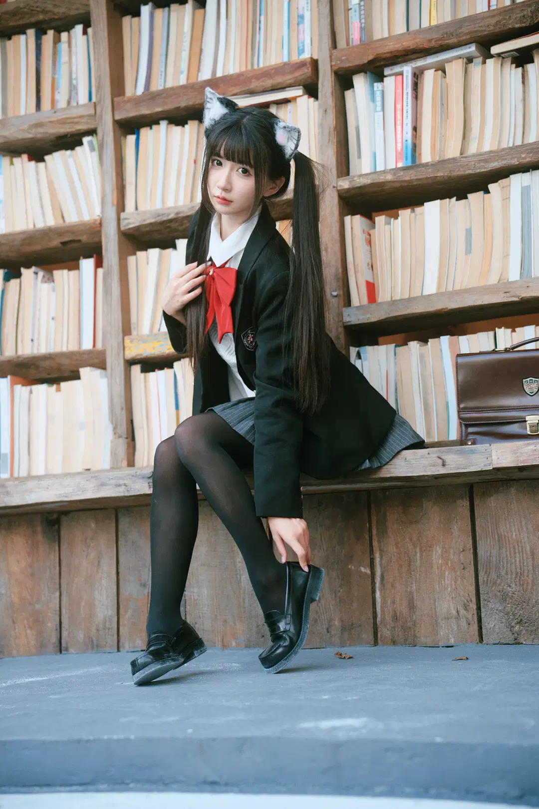 猫耳少女, JK制服, 日系写真, 黑丝袜, 旧书店