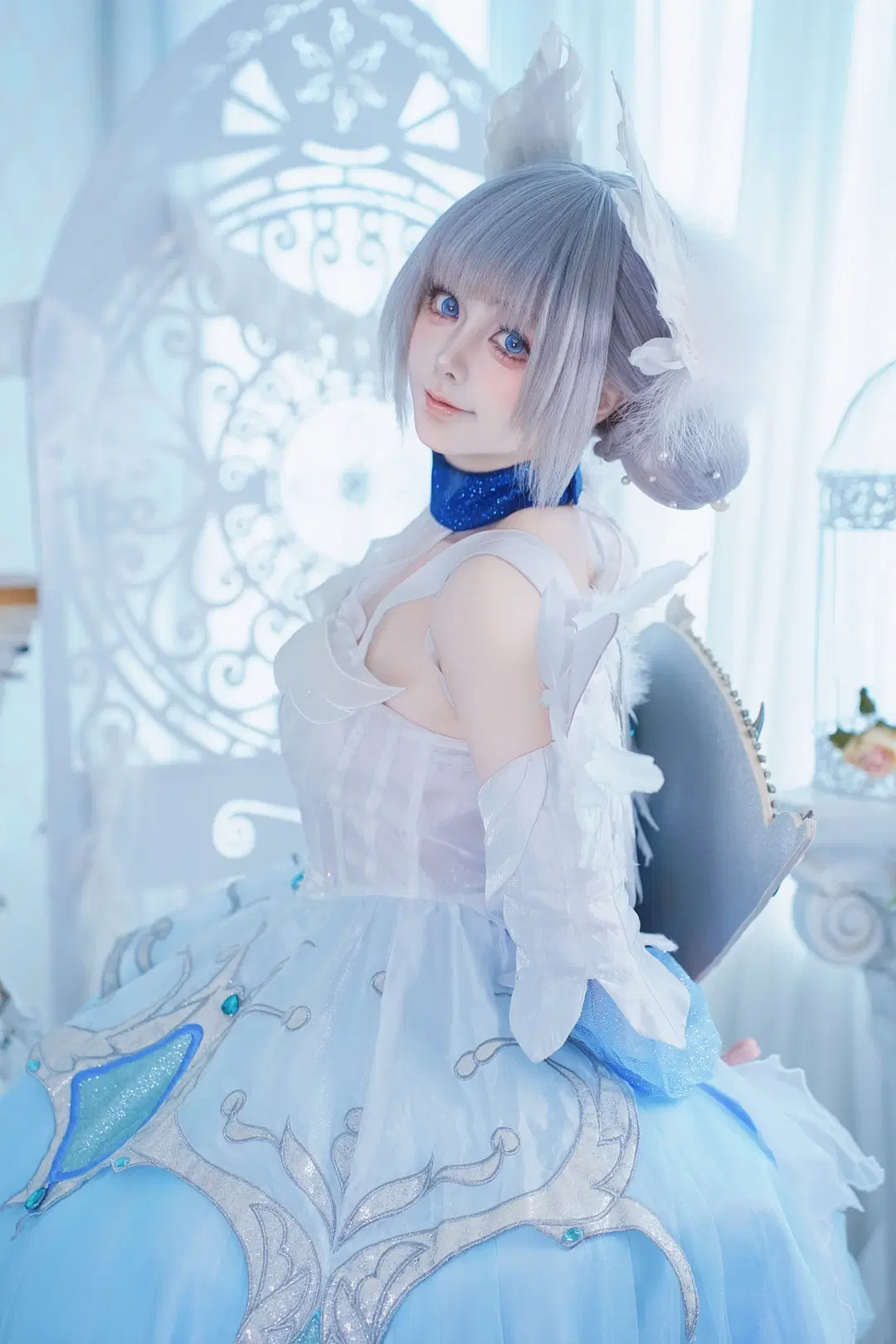 [Xiao Qiao Cosplay] Swan Dream in Honor of Kings: The Perfect Match of Ice-Blue Feathers and White Stockings by 符吕子 - Image 2