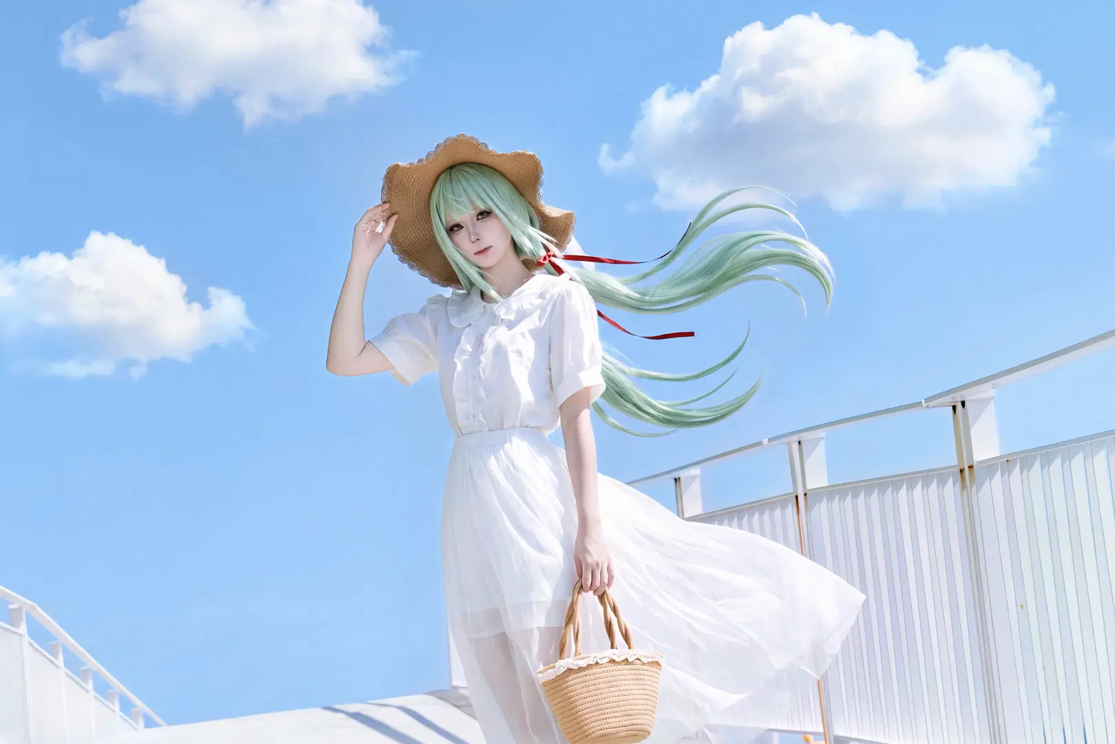 【若葉睦コスプレ】潮風と夏の白ワンピースが織りなす静謐の邂逅 - 真汐📷 - 4枚目