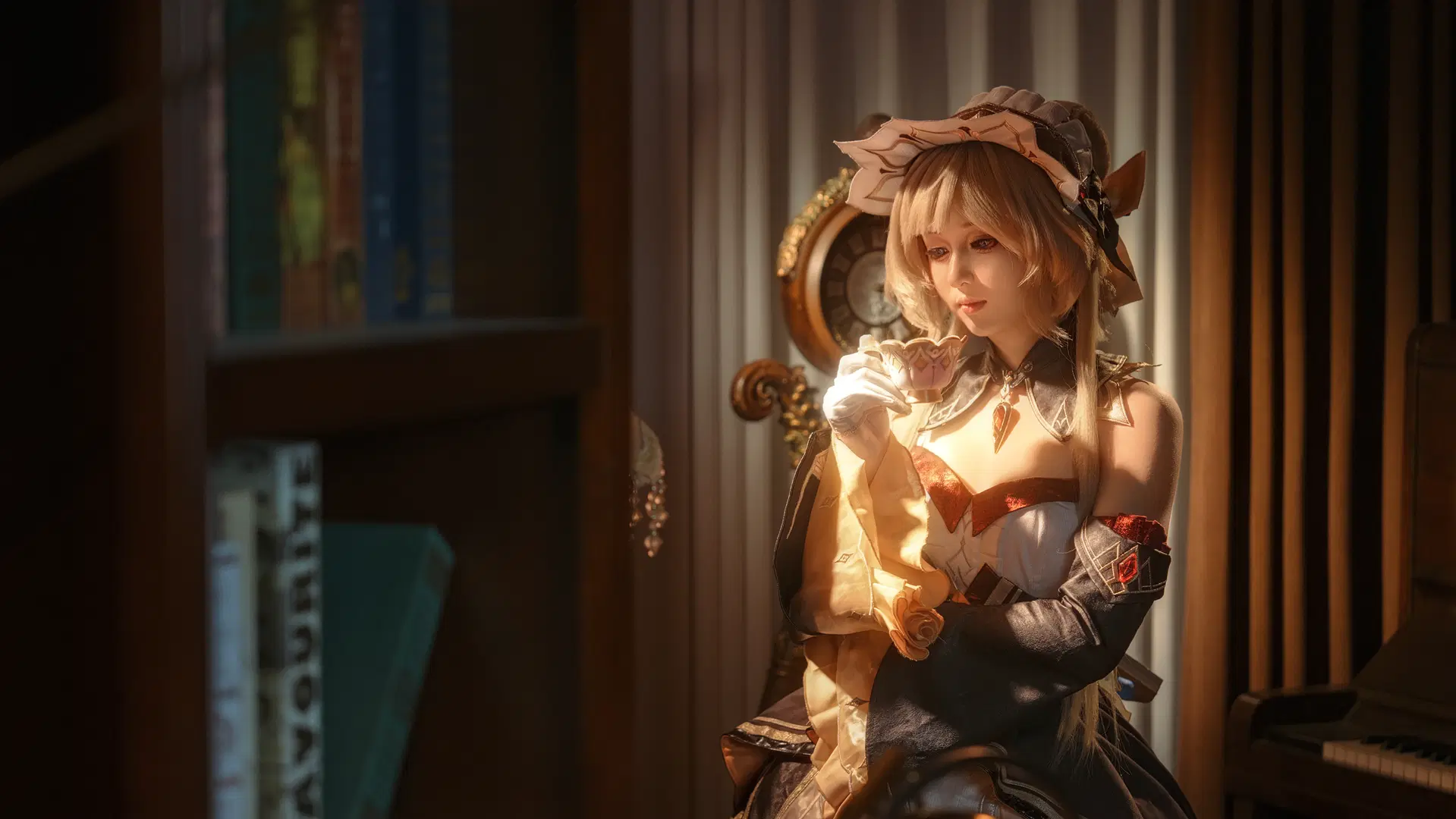 [Sandrone Cosplay] Genshin Impact Puppet: A Vintage Study and Glowing Missives by 奈萧- - Image 2