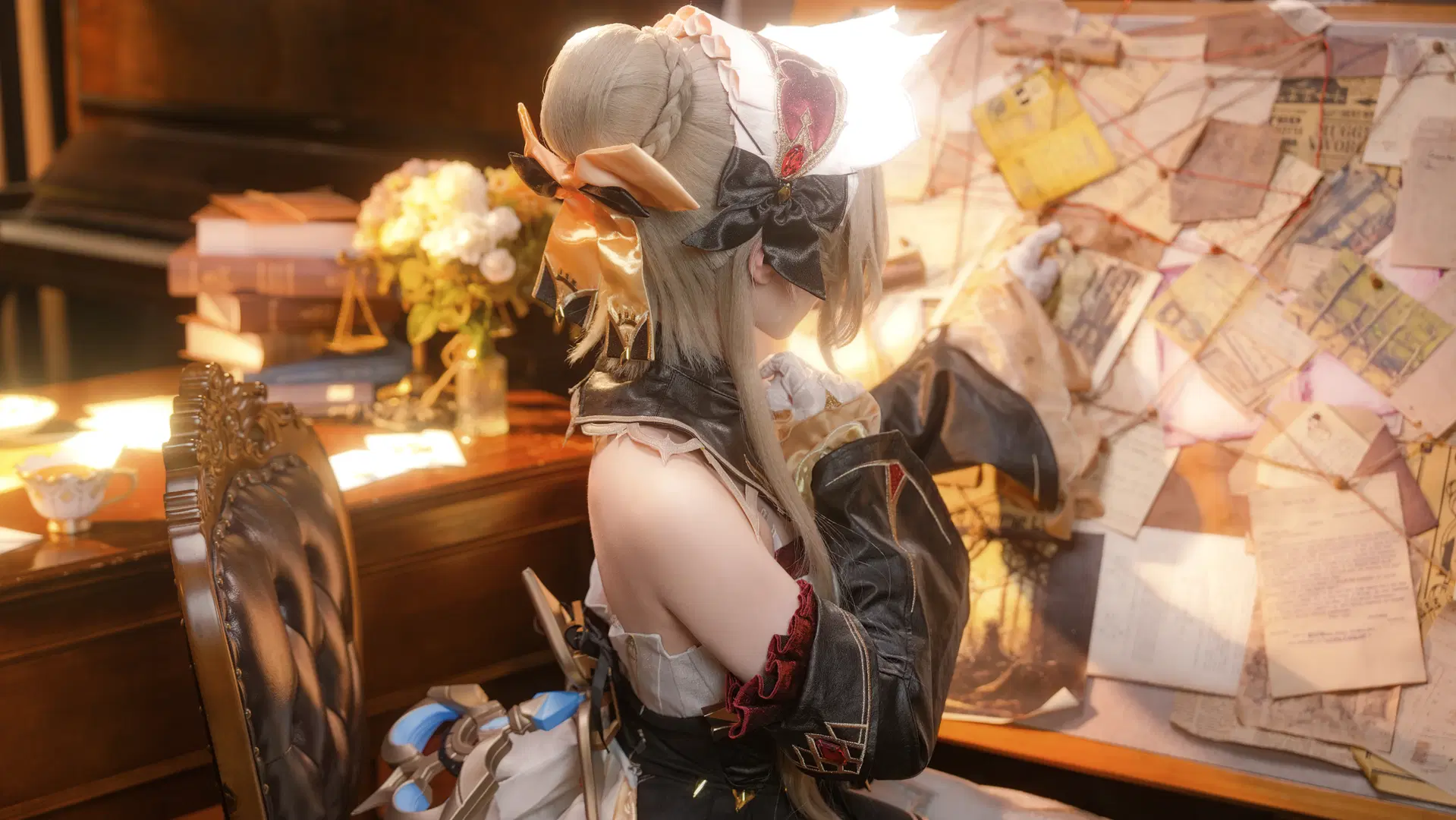 [Sandrone Cosplay] Genshin Impact Puppet: A Vintage Study and Glowing Missives by 奈萧- - Image 3