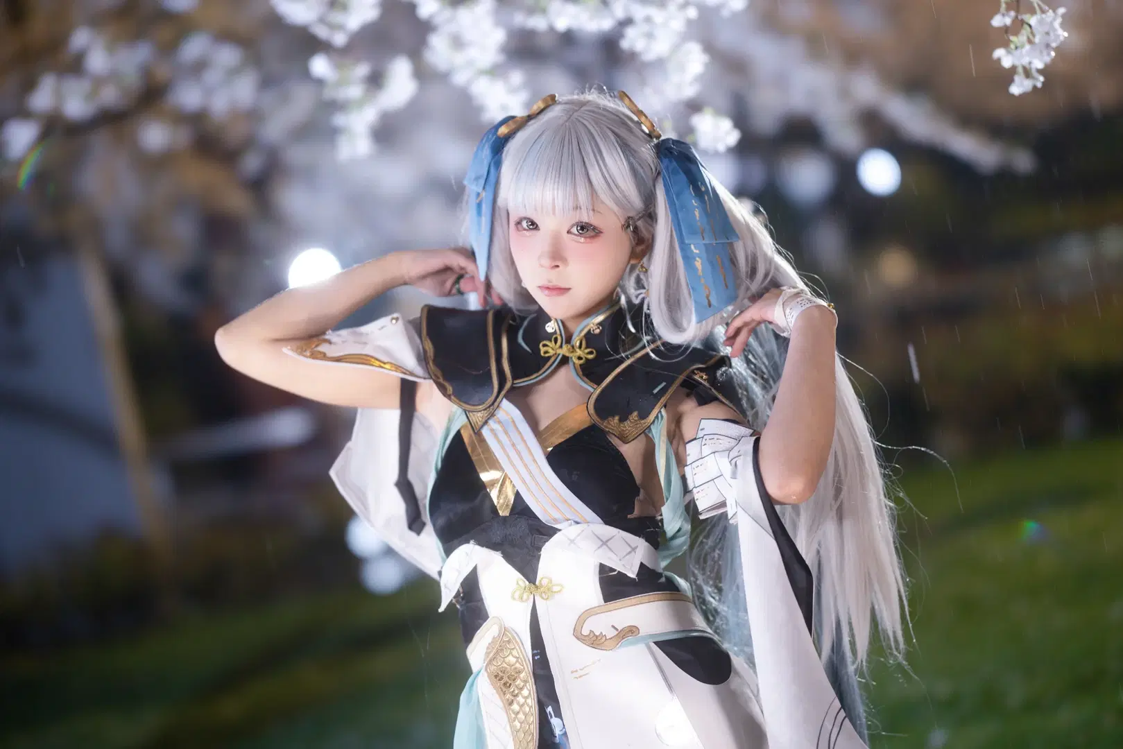 【今汐コスプレ】『鳴潮』夜桜に舞う、細部にこだわり抜いた躍動の撮影記録 - 小羊不困（无限限流版，求关注求点赞） - 6枚目