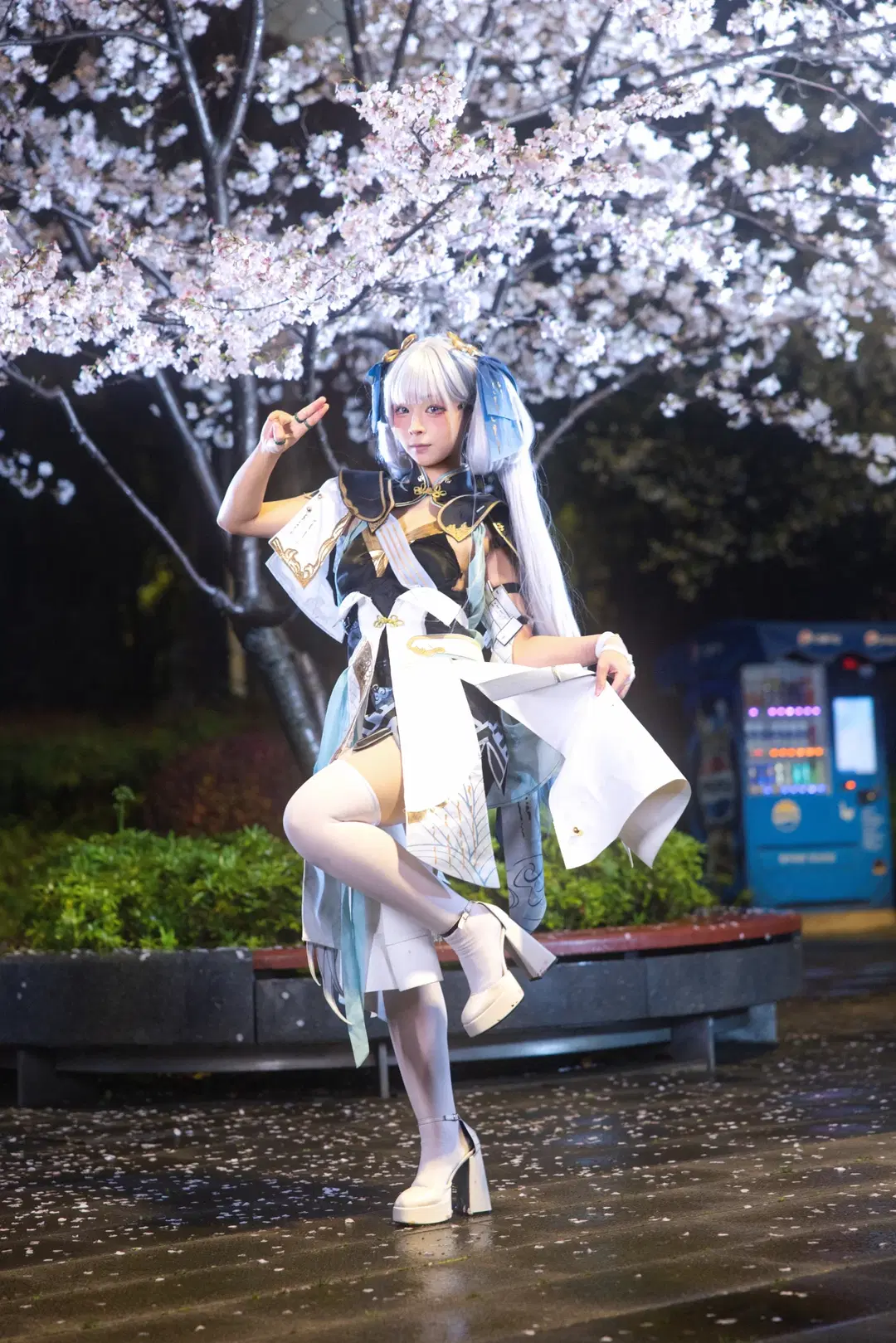 Wuthering Waves, Yozakura, Jinhsi cosplay, White stockings, Wuthering Waves cosplay