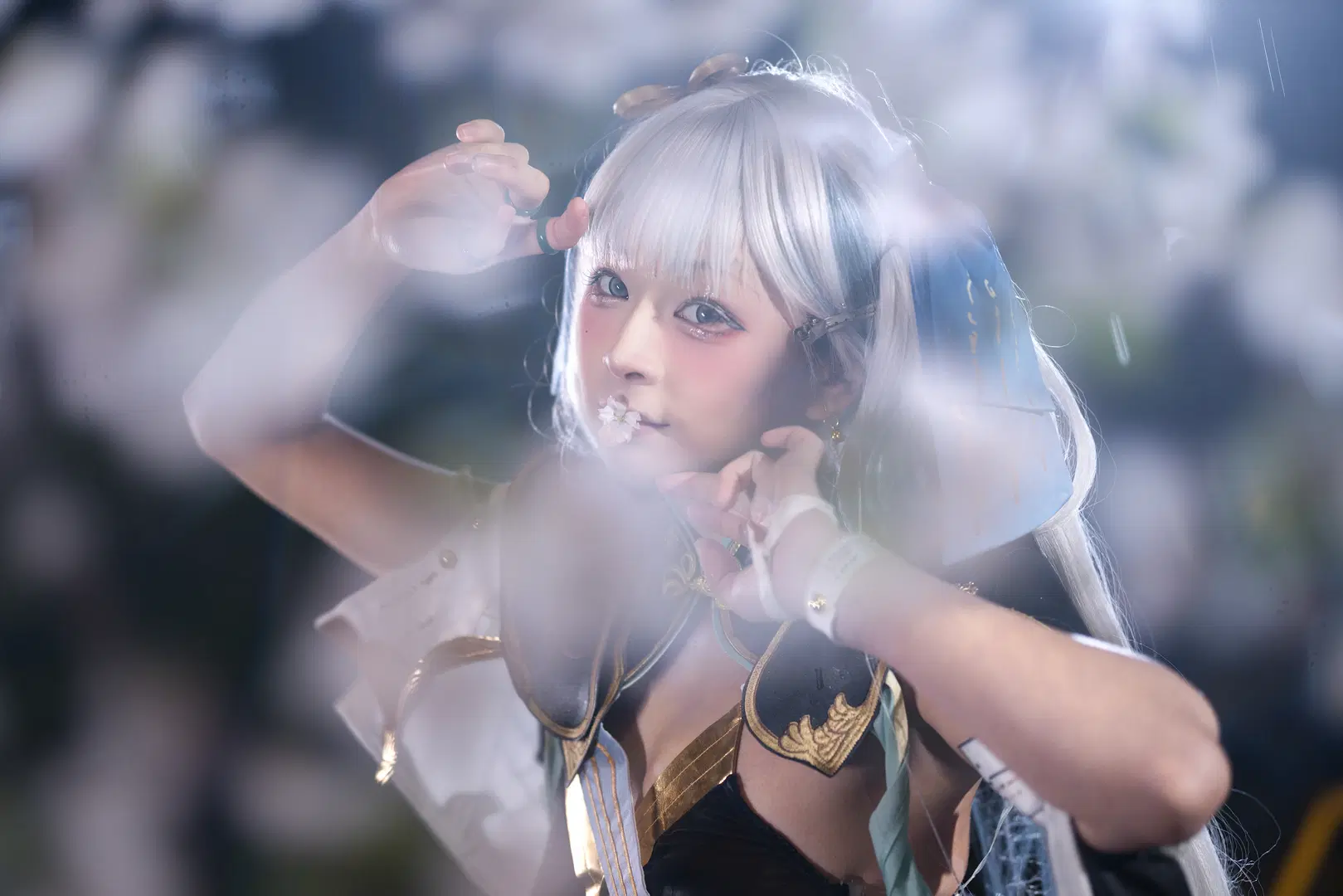 【今汐コスプレ】鳴潮 夜桜、銀髪と青いリボンが織りなす清涼と温もり - 小羊不困（无限限流版，求关注求点赞） - 8枚目