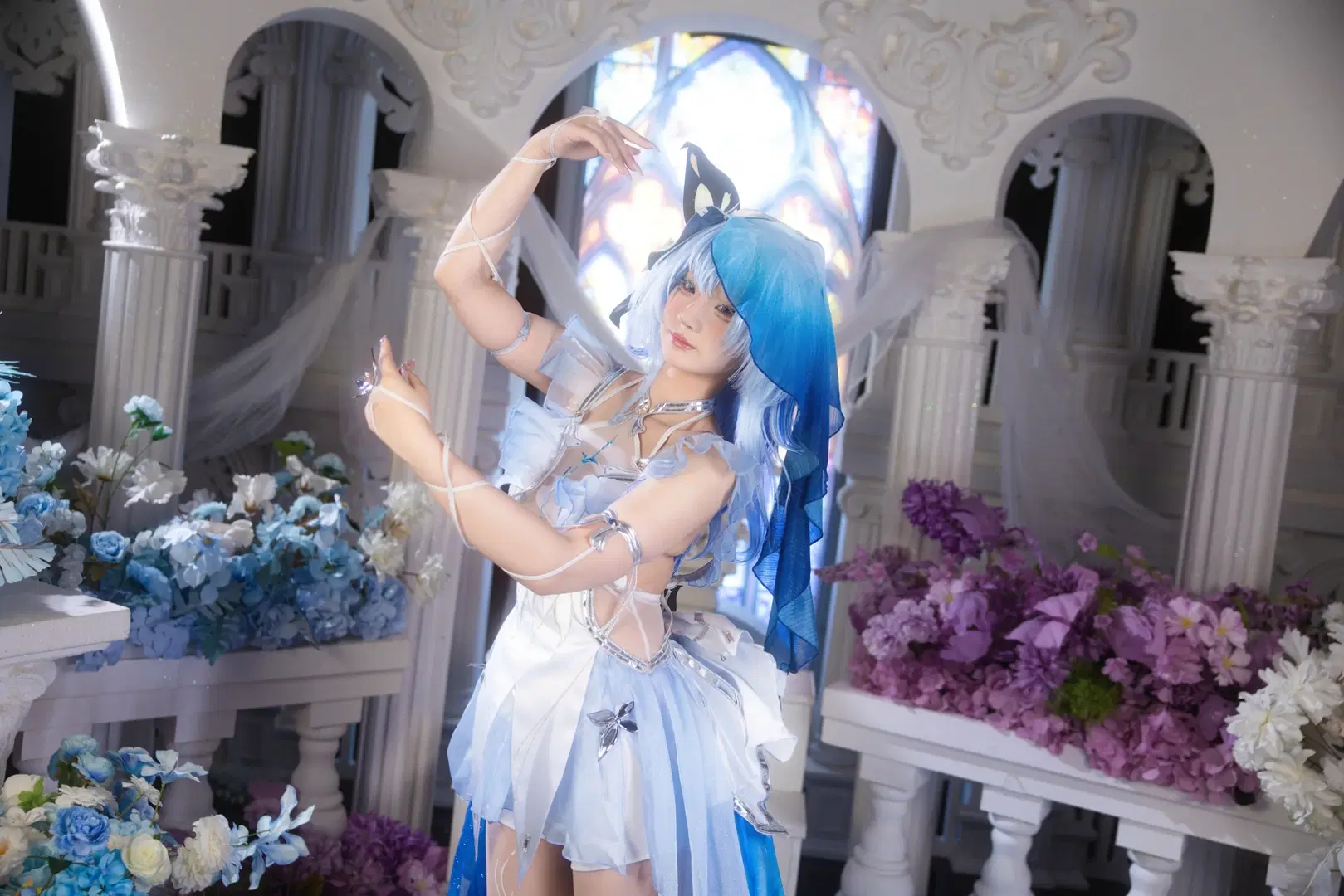 【守岸人cos】鸣潮白蓝纱裙，梦幻花海里的清冷气质 - 小羊不困（无限限流版，求关注求点赞） - 第5张