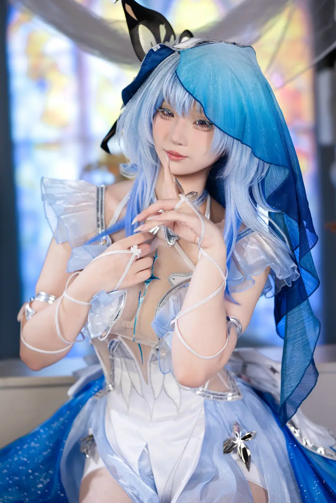 【守岸人cos】鸣潮白蓝纱裙，梦幻花海里的清冷气质 - 小羊不困（无限限流版，求关注求点赞） - 第7张