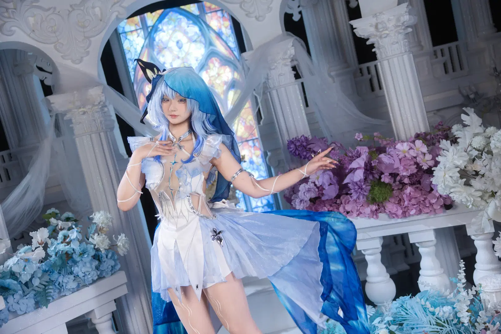 【守岸人cos】鸣潮白蓝纱裙，梦幻花海里的清冷气质 - 小羊不困（无限限流版，求关注求点赞） - 第8张