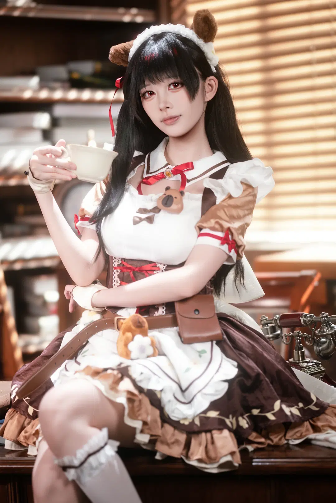 鳴潮, 千咲 コスプレ, メイド服コスプレ, ストッキング, レトロ風写真