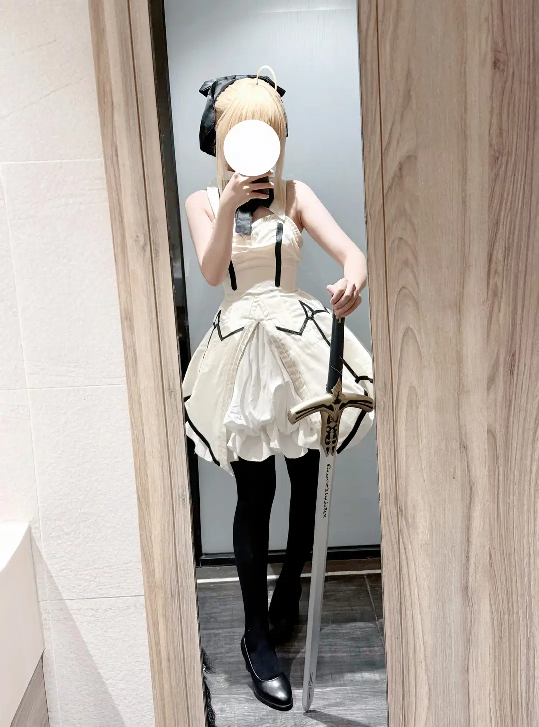 Fate/Grand Order, Altria cosplay, Fate/Grand Order, Black stockings, Saber Lily