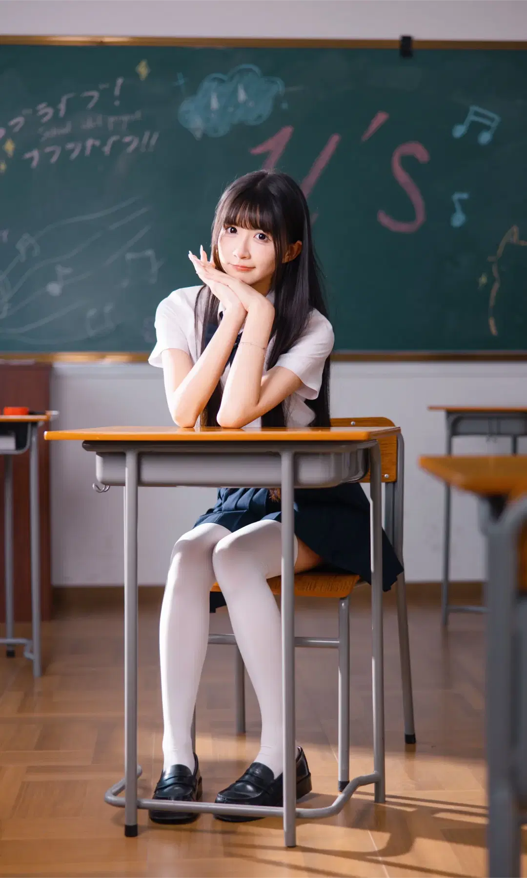 教室の白ニーソとプリーツスカート、青春のキャンパス風がいっぱい - Fe - 11枚目