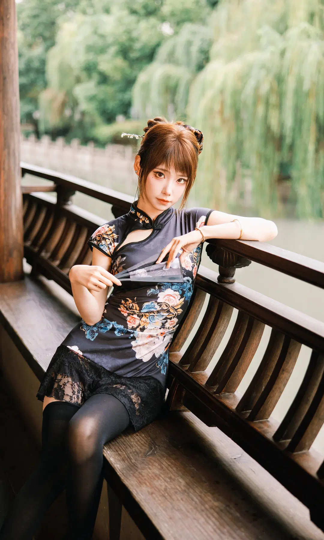 Cheongsam photoshoot with Black tights outfit along the ancient temple corridor: Republican era style atmosphere to the max by Fe - Image 5