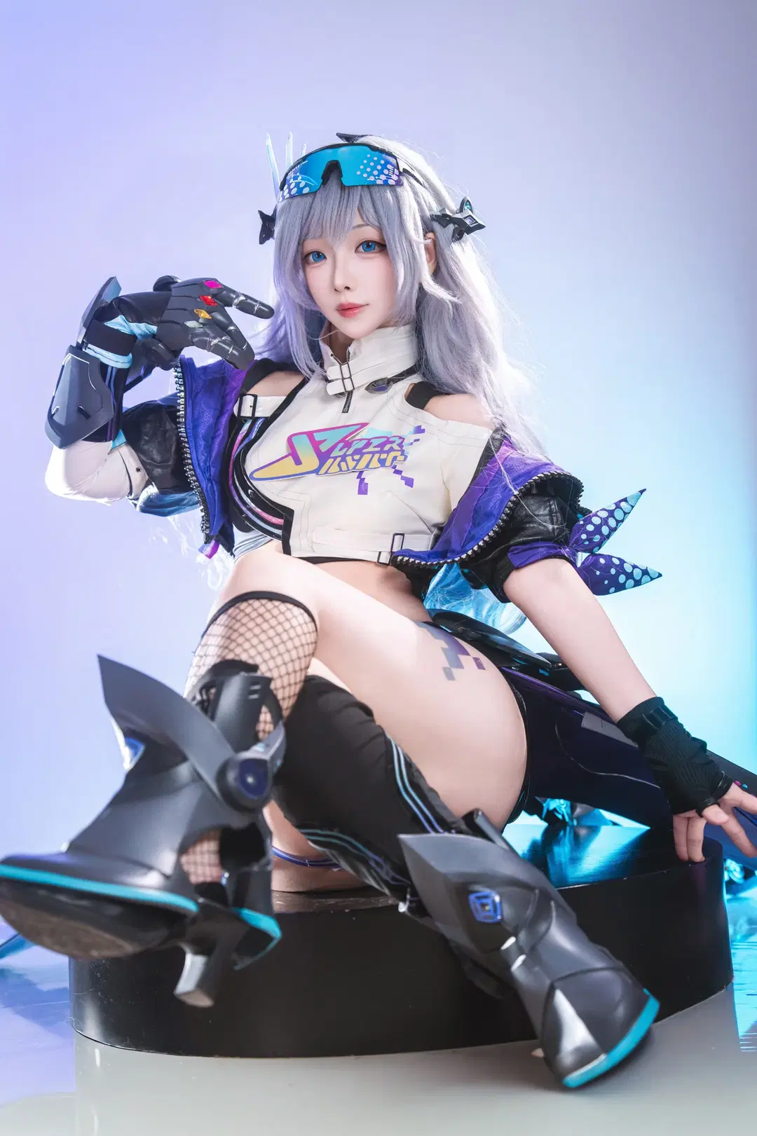 [Silver Wolf cosplay] Honkai: Star Rail: Even a Gamer Girl Can Have Abs