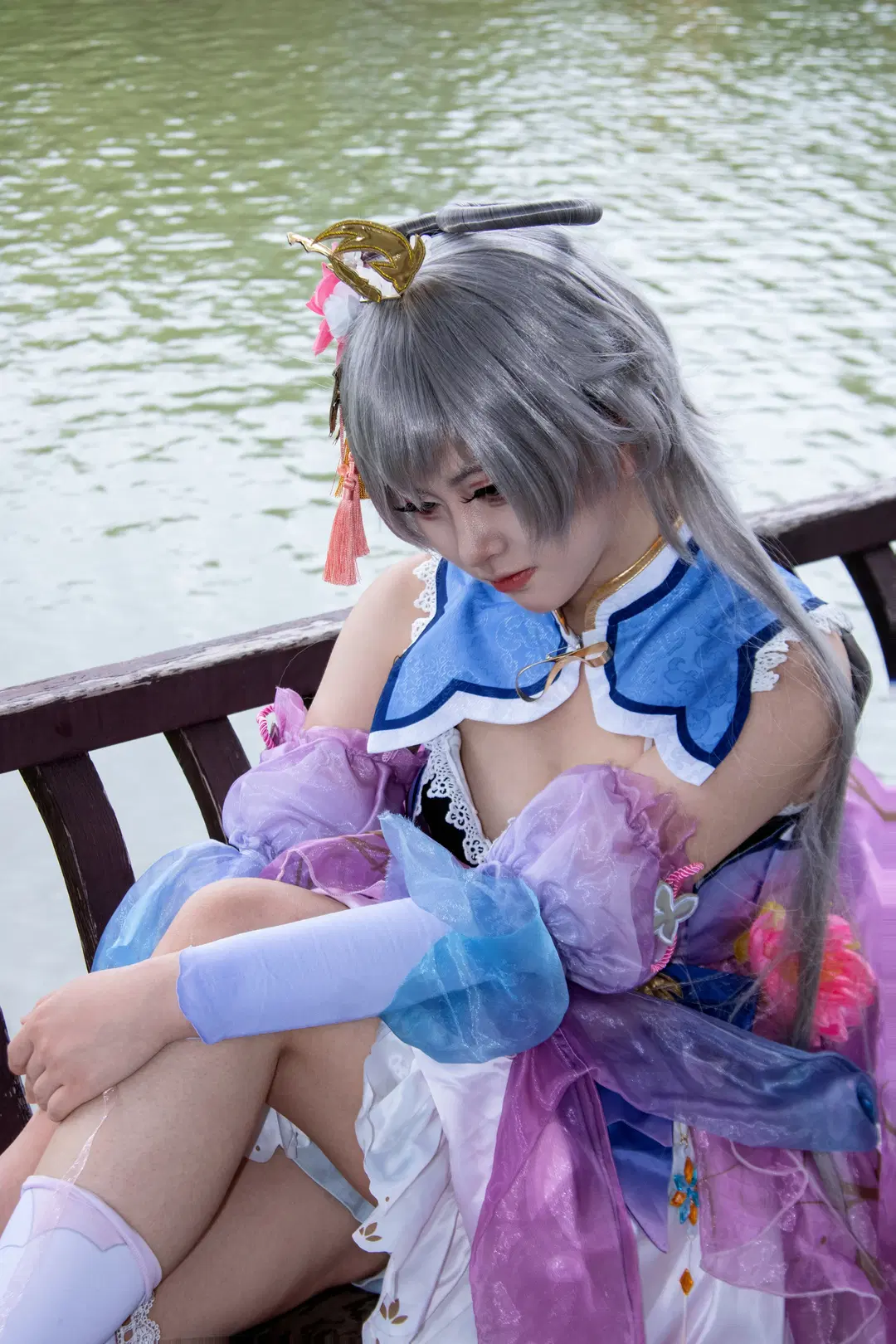 Luo Tianyi cosplay, Ancient style, Traditional Chinese style, Stockings, lakeside photoshoot