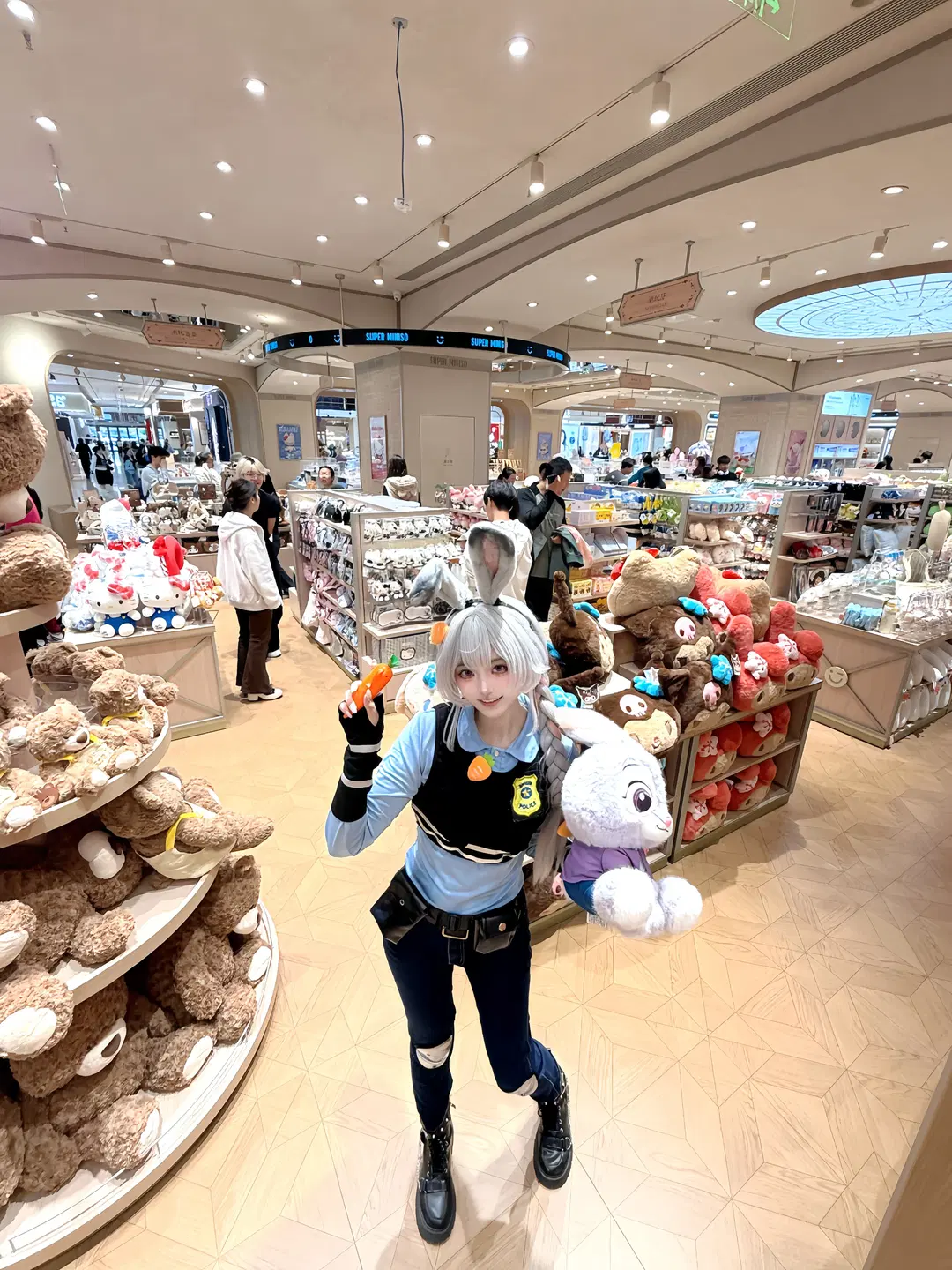 Judy cosplay: Zootopia MINISO store tour check-in at Jilin Fortune Plaza by 楚漓 - Image 2