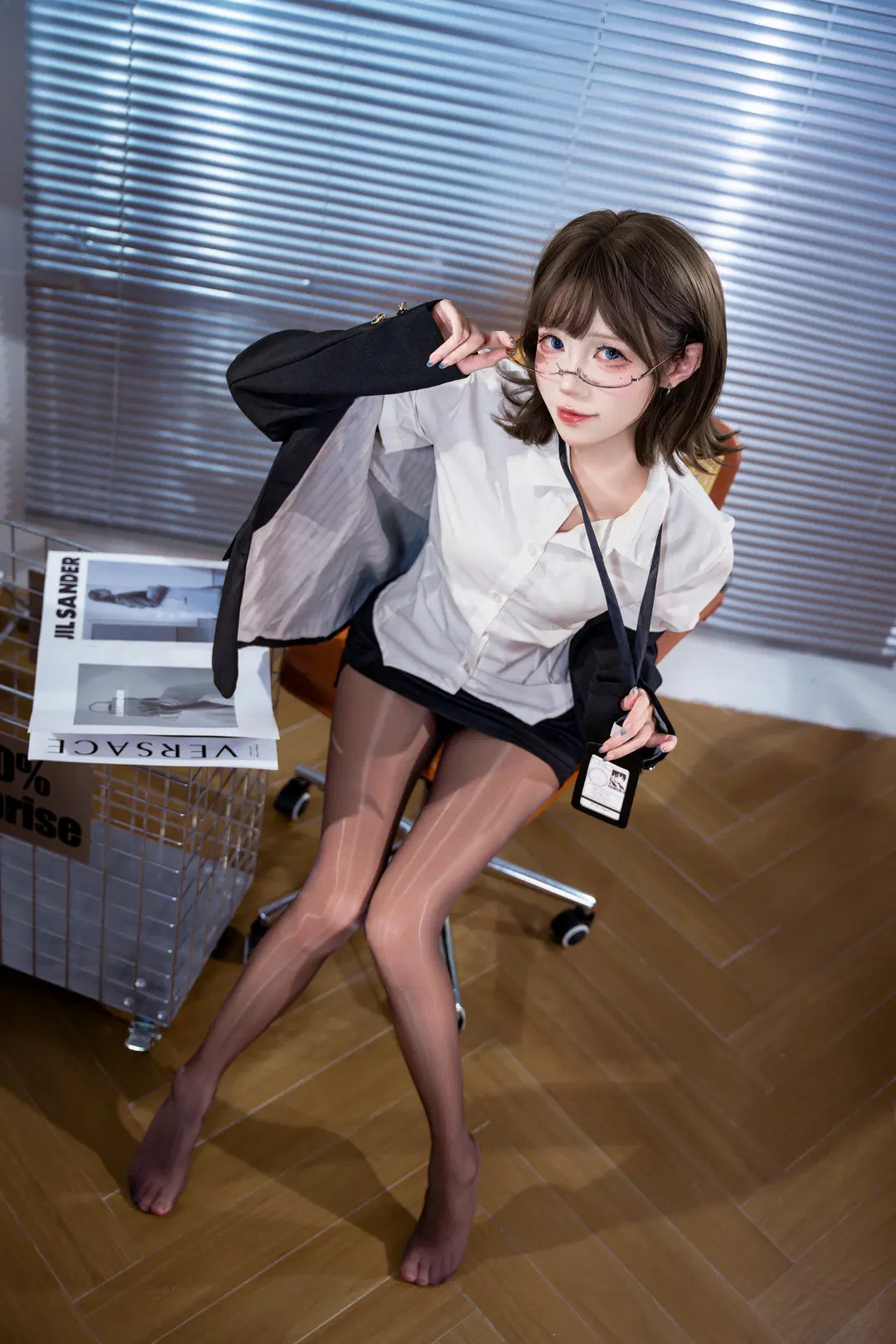 Office Lady Uniform Photoshoot: Workplace Atmosphere of Black Stockings and Suits by 璃夏w - Image 2