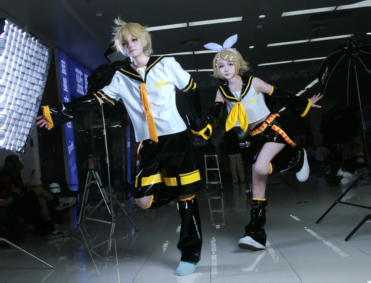 [Kagamine Rin cosplay] Kagamine Twins Liangya Autumn Festival Floor Shoot: At This Moment, May the World Gaze Upon Me by 挽歌（接妆版） - Image 3