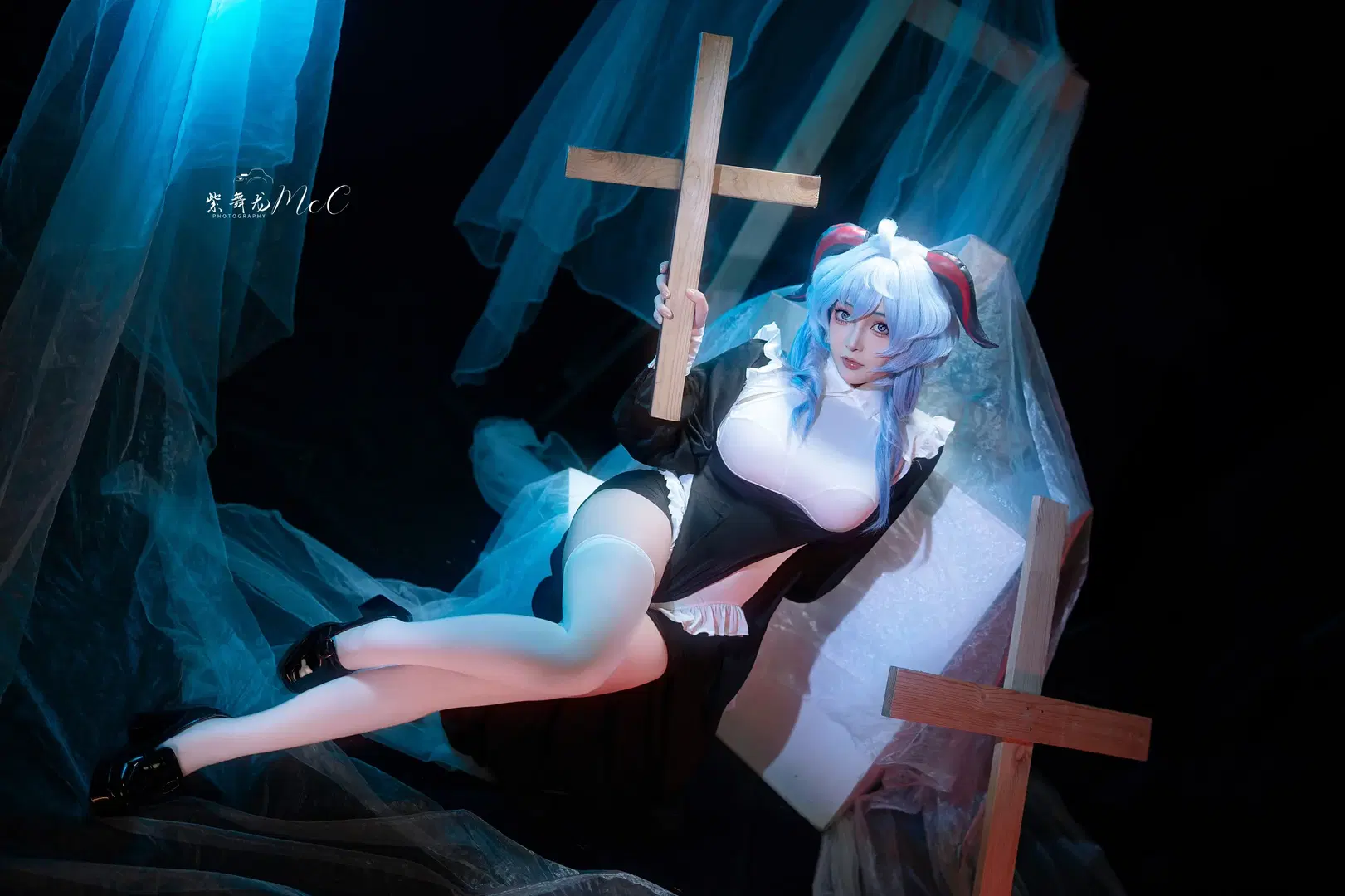 [Ganyu Cosplay] Nun style Styling: The Cold and Glamorous Collision of Black-and-White Attire with a Cross by 紫舞龙McC - Image 3