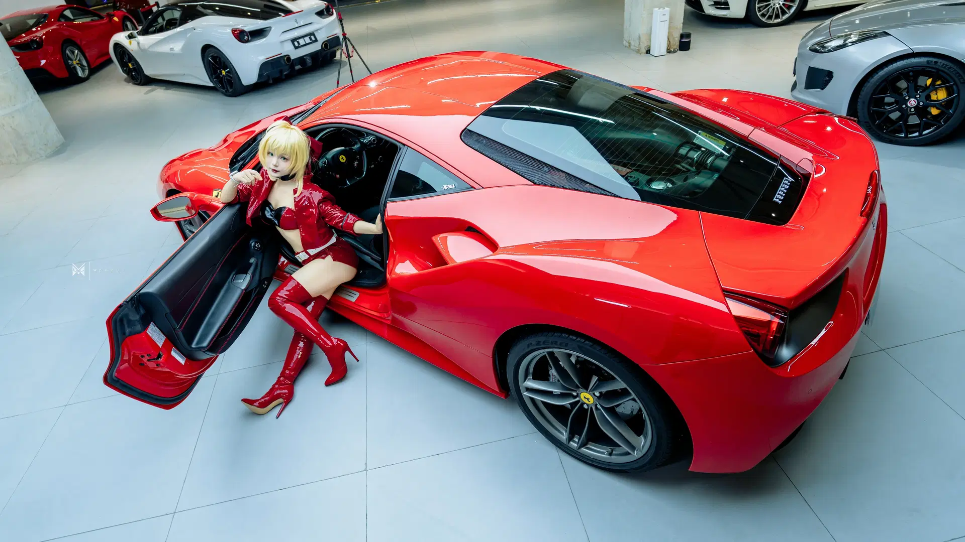 [Nero Cosplay] Fate/Grand Order: Nero racing suit colliding with a Ferrari 488 by 柏杉子 - Image 2