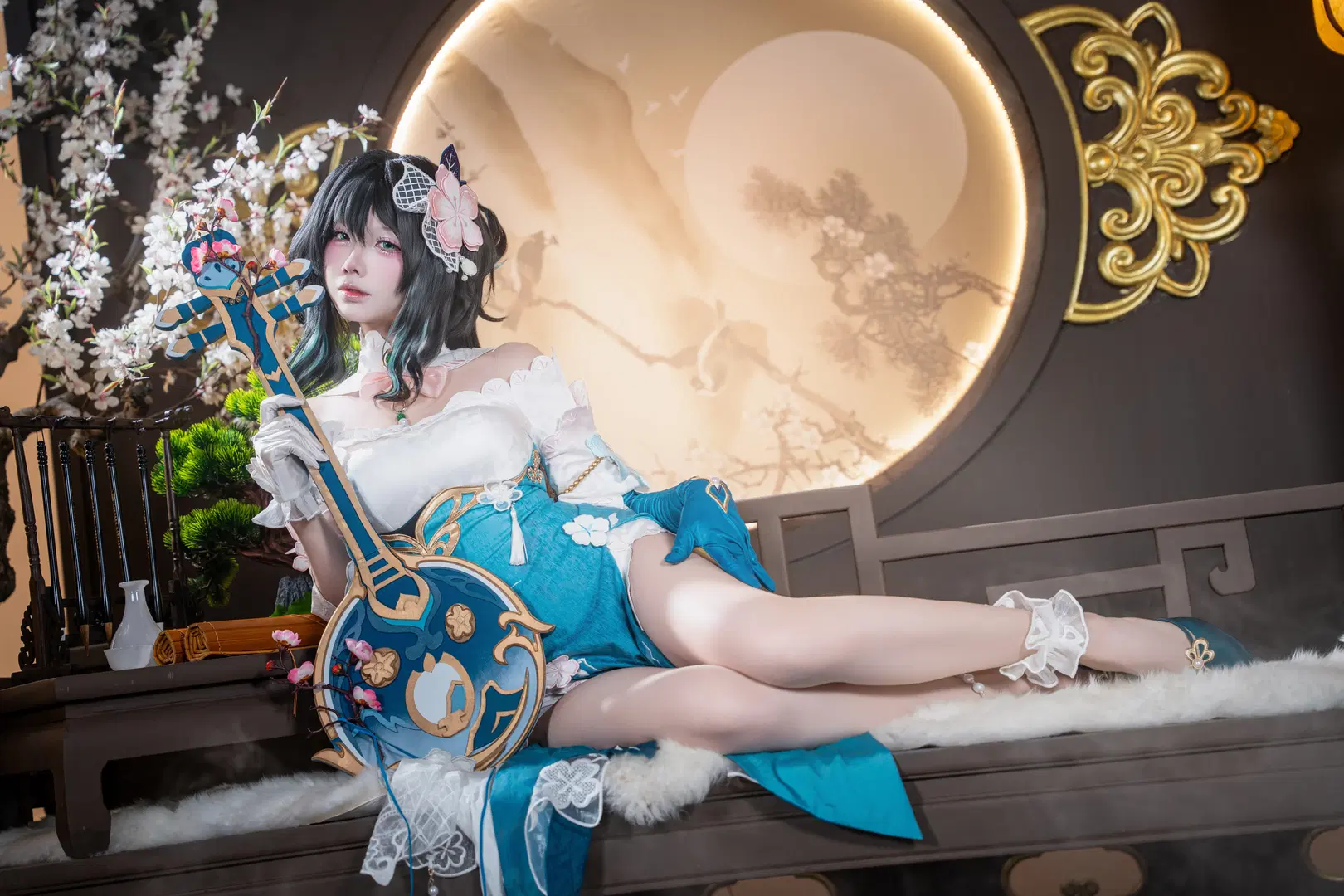 [Ruan Mei cosplay] Honkai: Star Rail Traditional Chinese style cosplay Onee-san / Mature woman: The Collision of Cyan-Blue Qipao and Folding Fan by ShalloWhite - Image 2