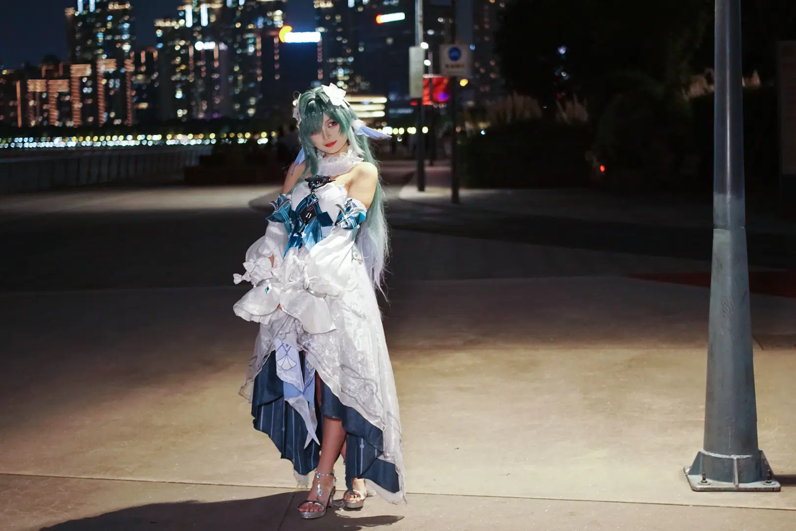 【ヴォジャニーツァ コスプレ】『原神』スネージナヤの夜景に揺れる蒼の鼓動 - MinnnTo - 4枚目