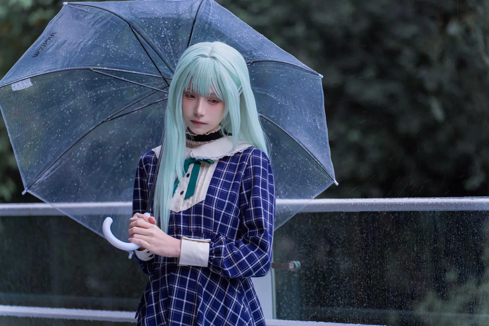 【若叶睦cos】mujica雨天氛围感，背着琴盒撑伞的冷感少女 - 南朝花月 - 第13张
