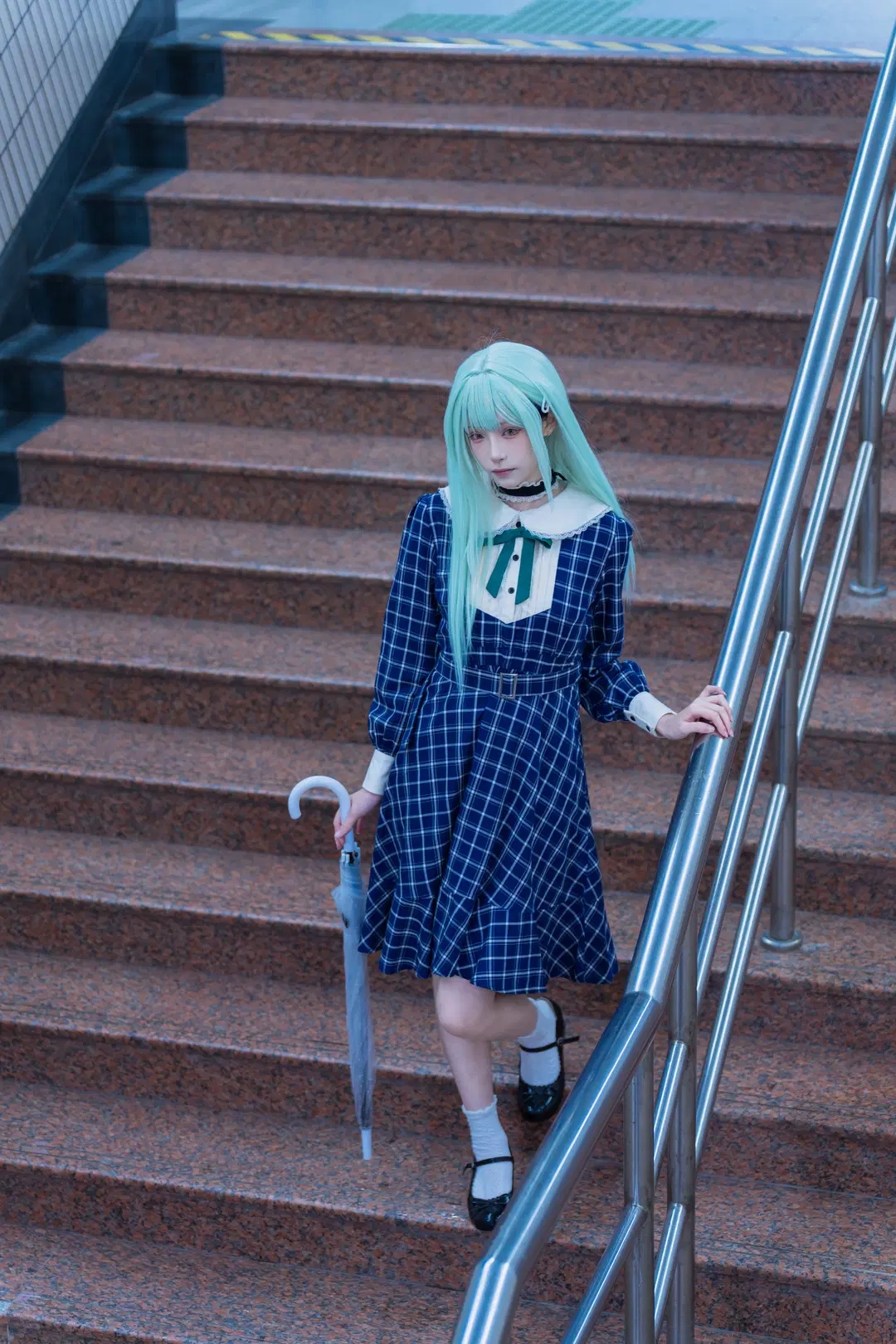 【若叶睦cos】mujica雨天氛围感，背着琴盒撑伞的冷感少女 - 南朝花月 - 第15张