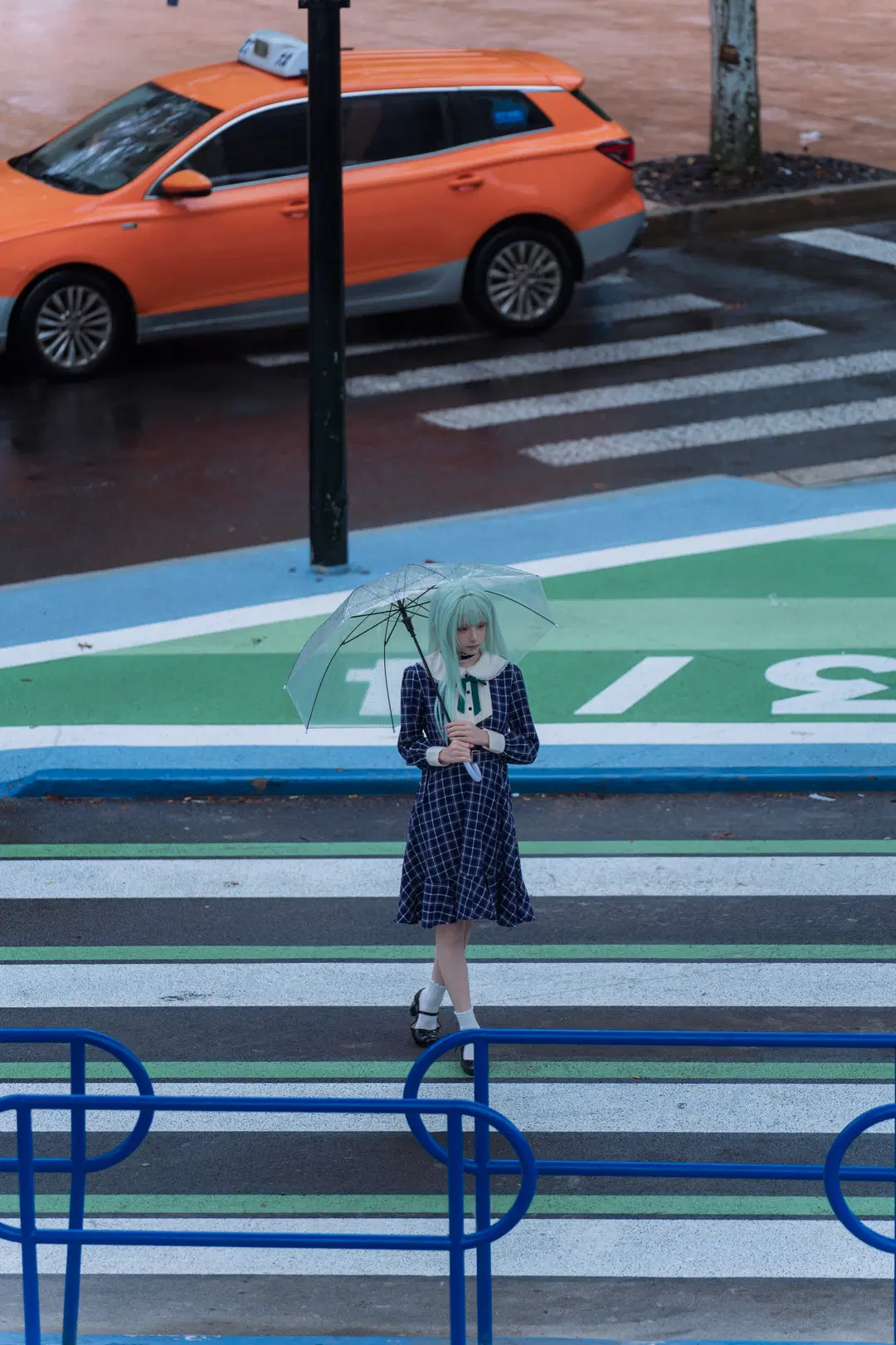 【若叶睦cos】mujica雨天氛围感，背着琴盒撑伞的冷感少女 - 南朝花月 - 第16张