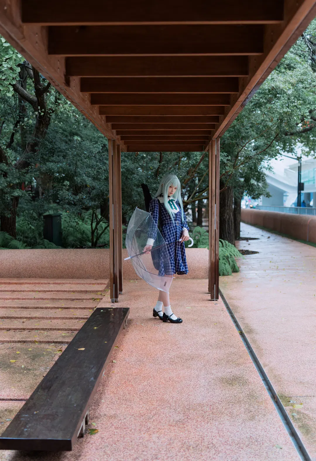 【若叶睦cos】mujica雨天氛围感，背着琴盒撑伞的冷感少女 - 南朝花月 - 第6张