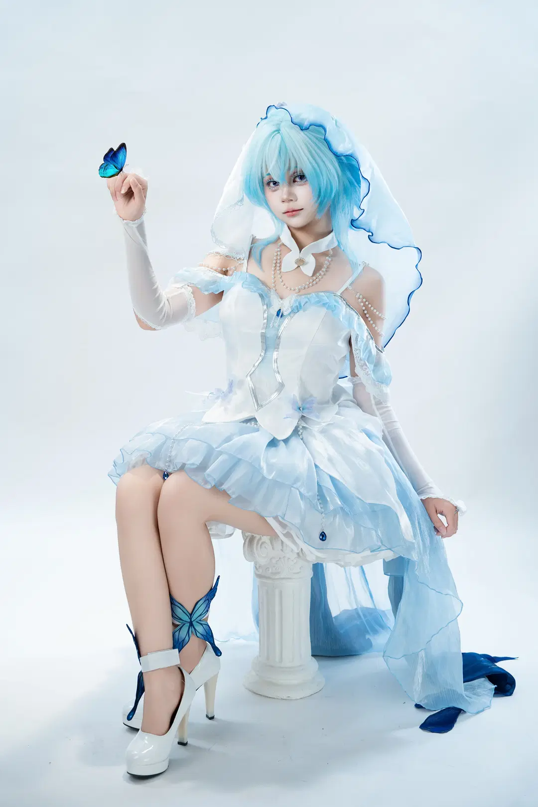 【守岸人cos】鸣潮中那抹优雅的蓝白身影