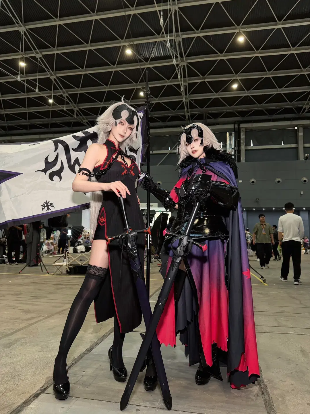 Convention photos, Jeanne d'Arc (Alter) cosplay, Stockings, Fate/Grand Order, Cheongsam Jeanne d'Arc Alter