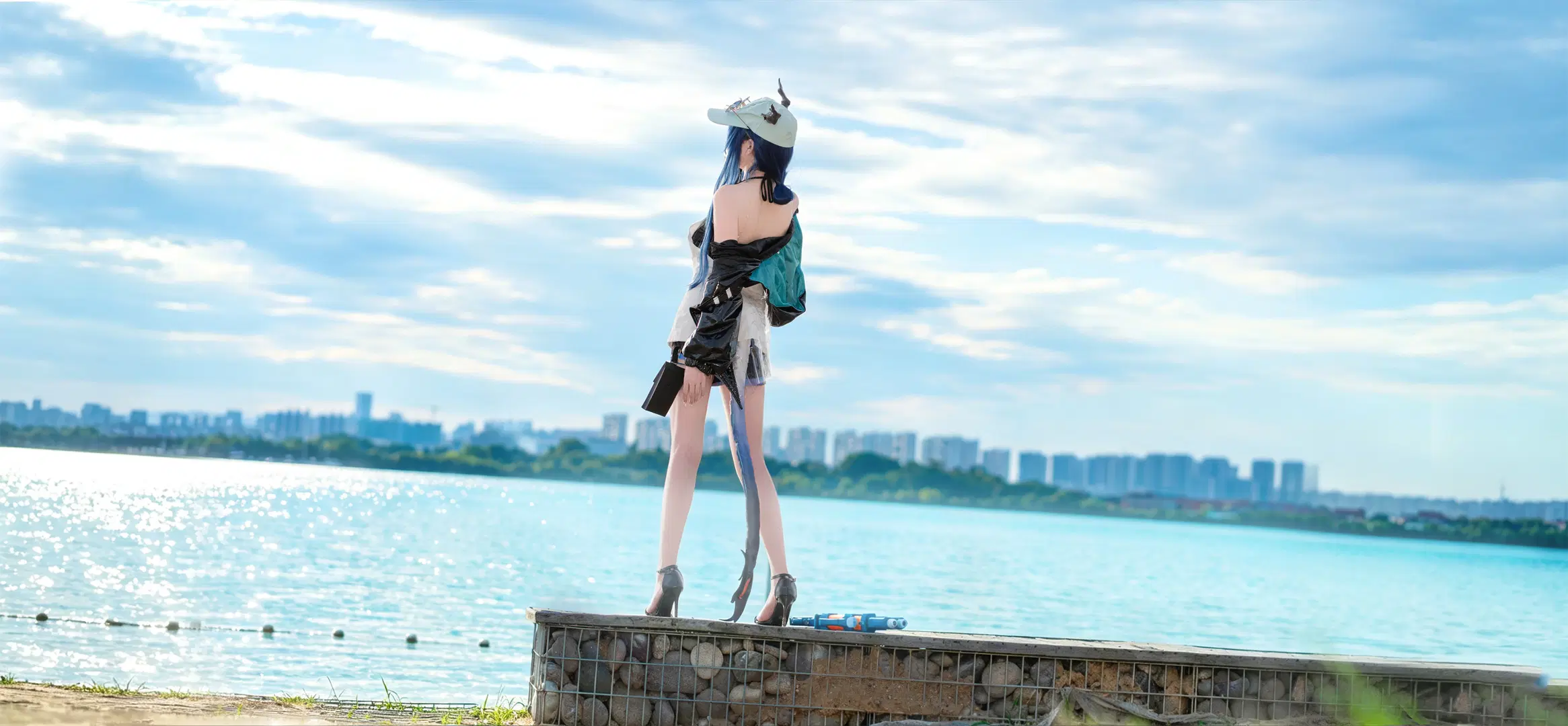 【Ch'en the Holungday cosplay】Arknights: Dossoles Holiday Vibes by 商齐seiko - Image 2