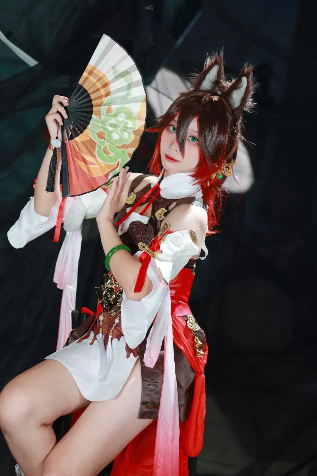 【停云cos】漫展场照，折扇轻摇的狐人少女