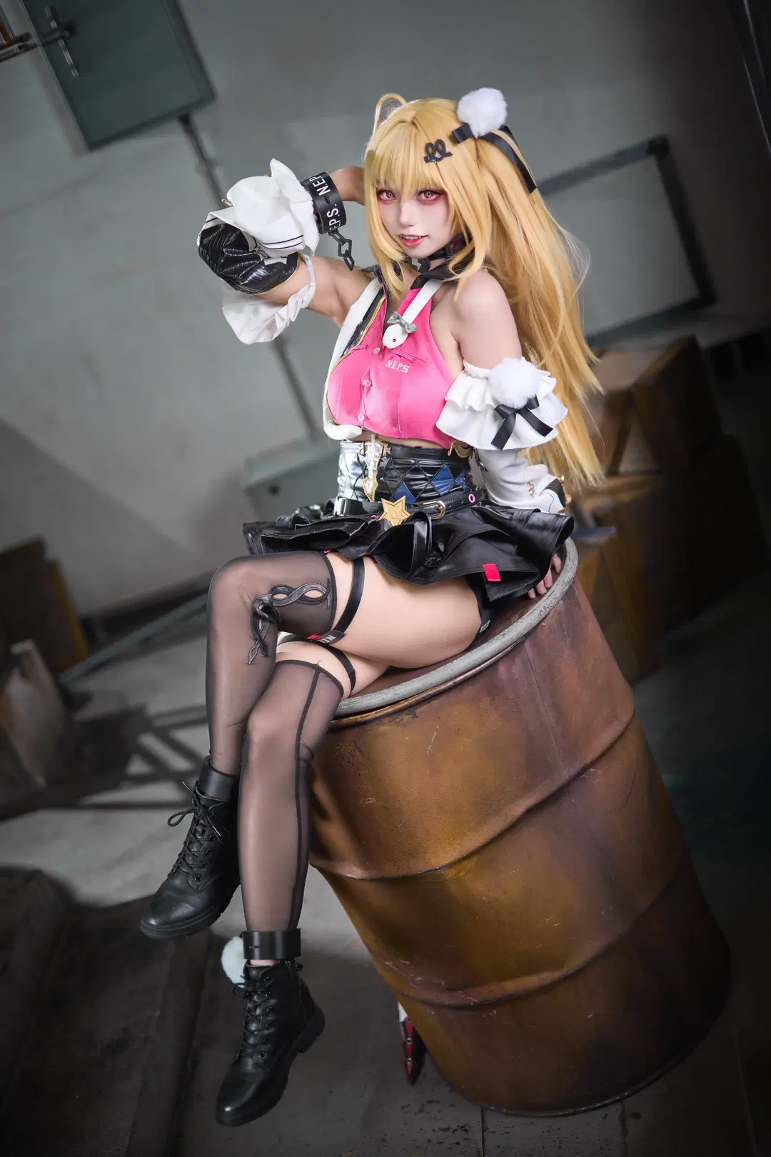 【希希芙cos】绝区零里的粉黑战衣搭配黑丝质感拉满 - 盈杏 - 第3张