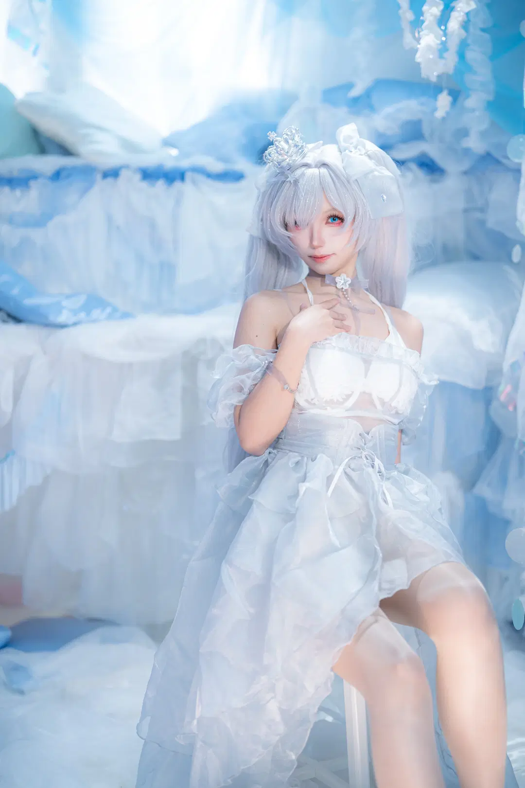 [Cinderella cosplay] Goddess of Victory: NIKKE Princess of the Crystal Dreamlike Presentation by 盈杏 - Image 2