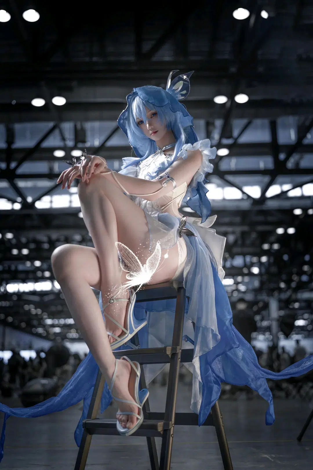 【守岸人cos】鸣潮展馆的蓝色梦幻