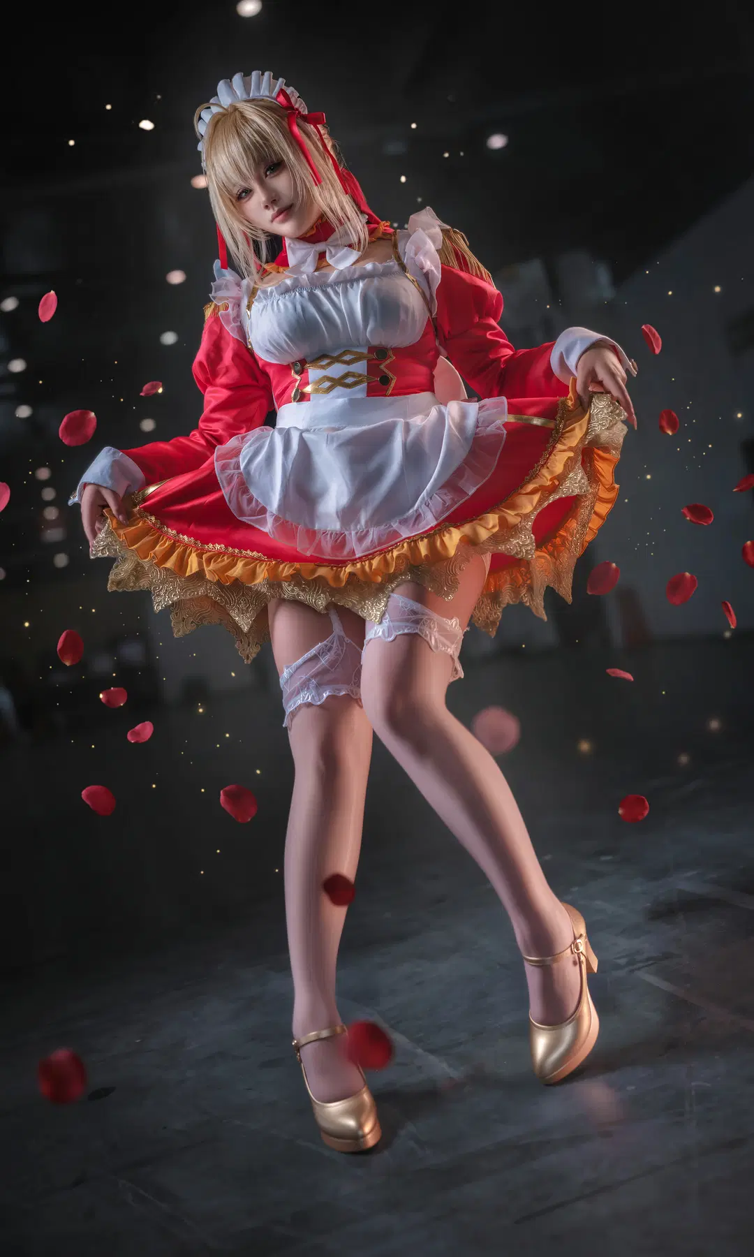 [Nero Cosplay] Red-and-Gold Maid outfit and Golden Tray Convention Shoot Chronicle by 暮山紫薯 - Image 4