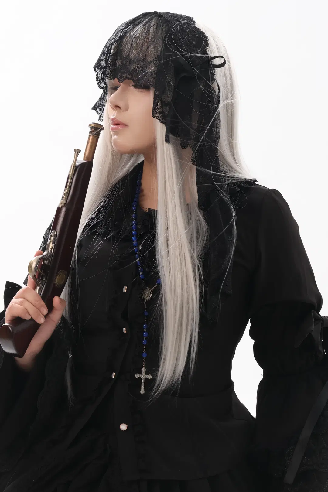 Dark gothic style cosplay OC Look: The Fusion of Cold Elegance and Combat Power by 暮山紫薯 - Image 3