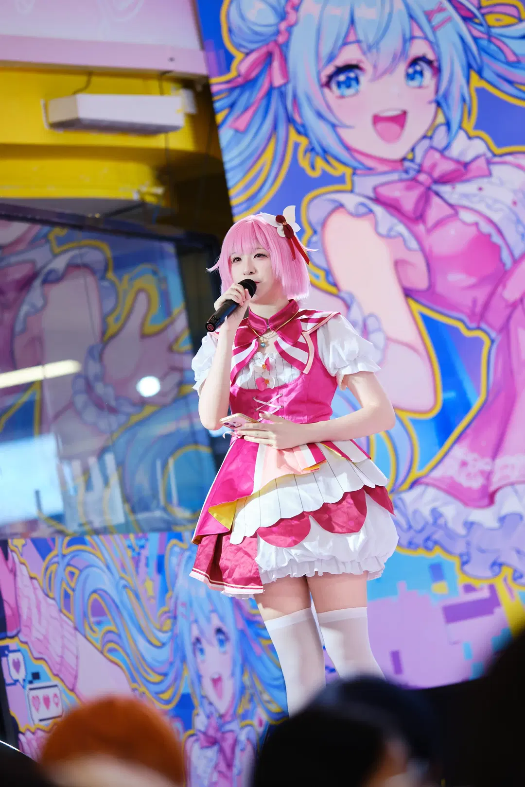 【凤笑梦cos】pjsk狐猫组舞台高抬腿挑战，广烤O首日演出蹦到起飞 - GOODLUCK好兆头 - 第16张