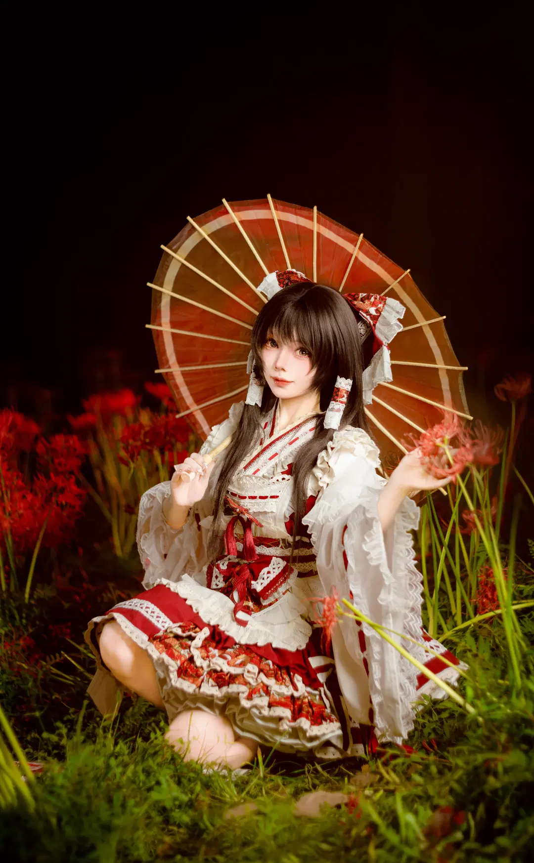 【博丽灵梦cos】赤色花海中的东方project巫女二设 - 另一个岁岁 - 第5张