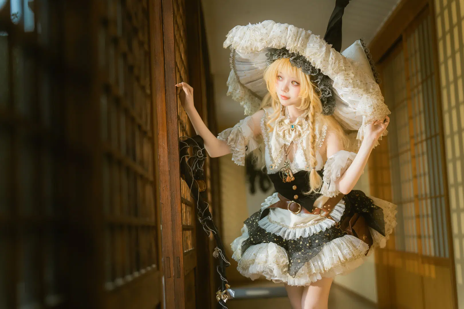 【魔理沙cos】东方project二设，日式长廊里的光影魔法使 - 另一个岁岁 - 第3张