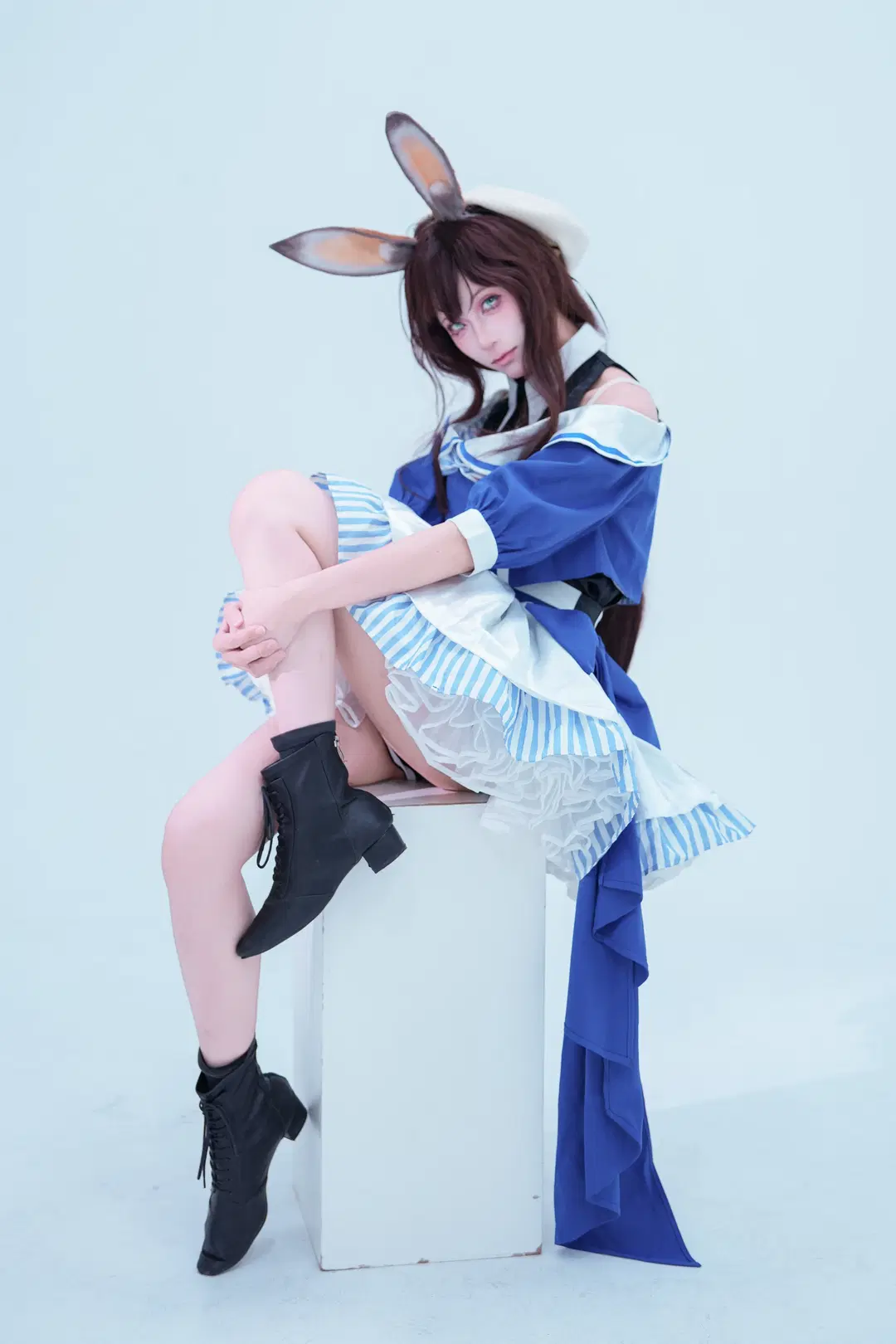 【阿米婭cos】明日方舟大白兔羅森活潑動作參考