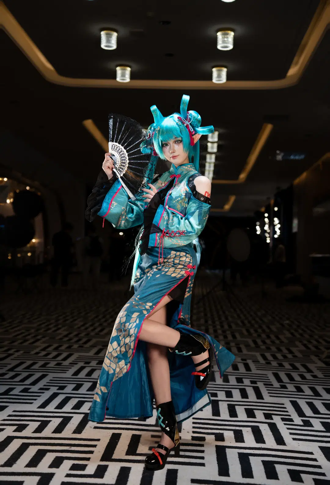 初音未来cos, 旗袍cos, 精灵耳, 国风cosplay, VOCALOID