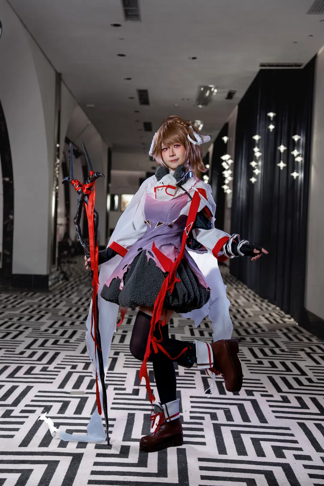 二次元cosplay, 明日方舟, 艾雅法拉cos, 黑丝cos, 绵绵小羊羔