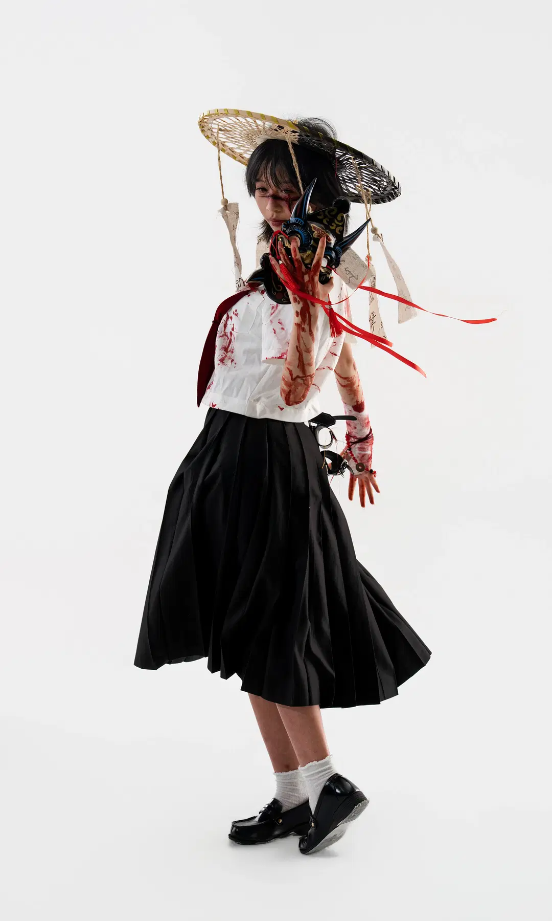 白棚拍摄：战损水手服与双刀少女 - 蒜Suan - 第2张